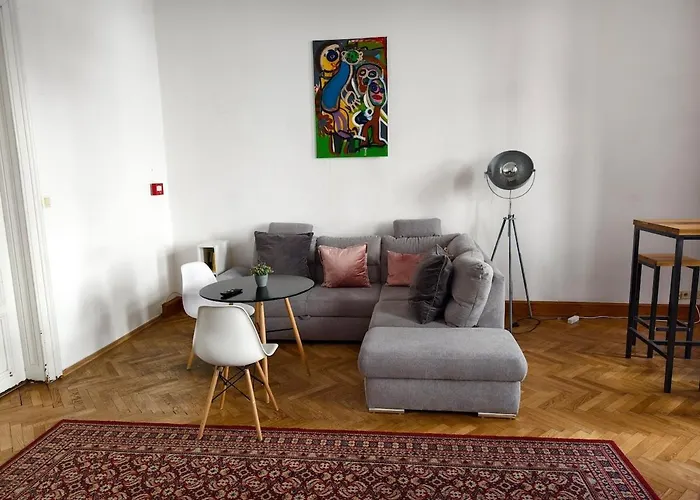 10 Min Center And Rathaus Apartment *